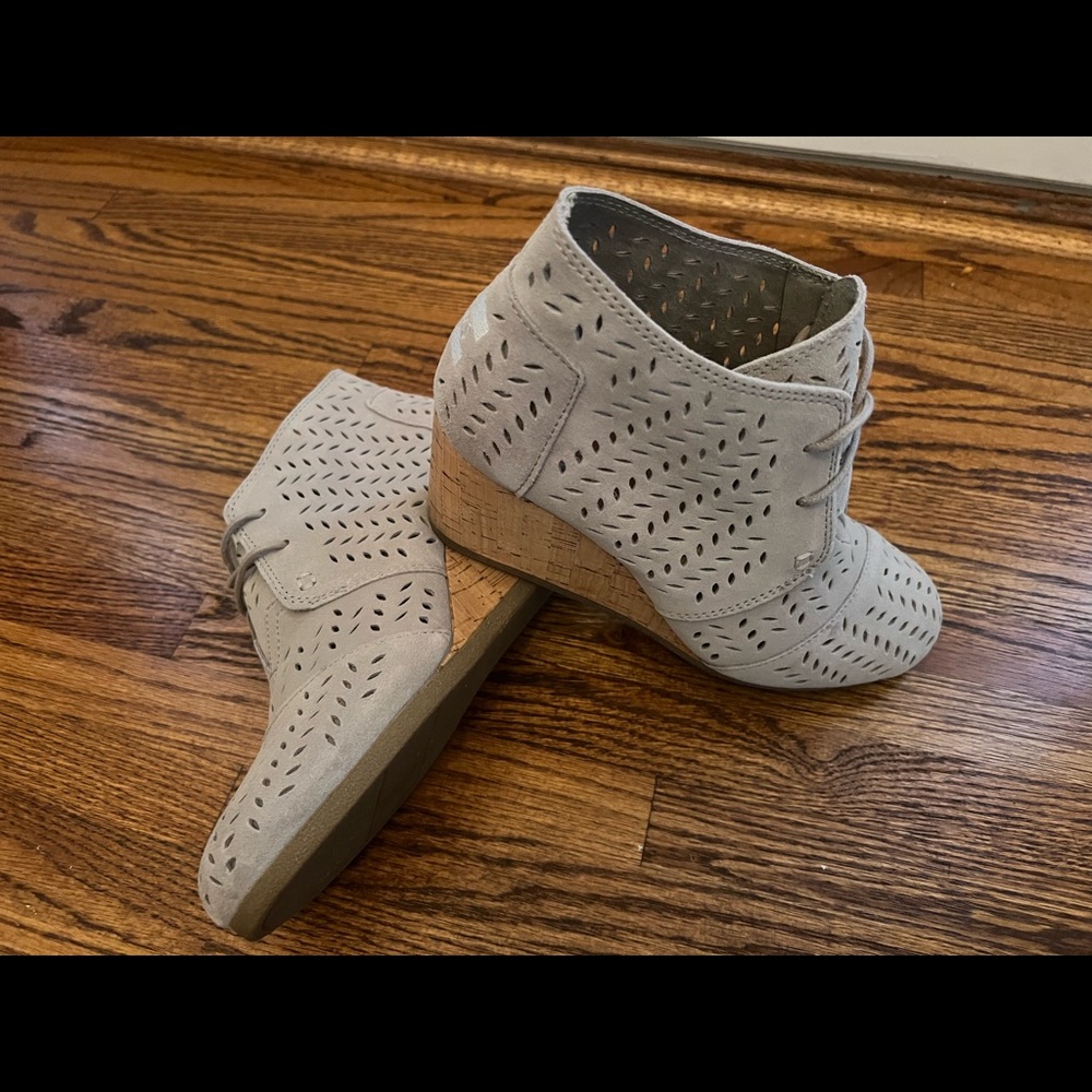Desert wedge bootie